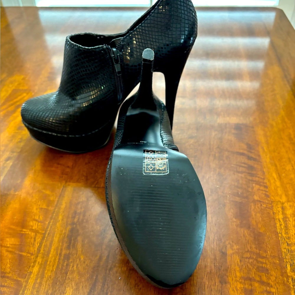 Aldo Black Sophisticated Heels with Platform Sole